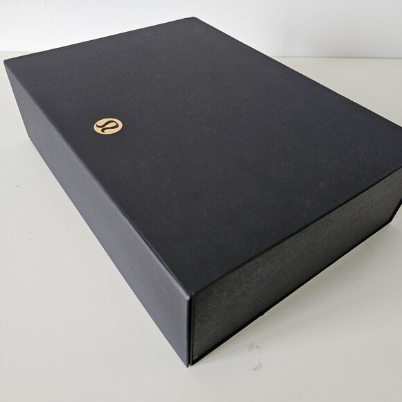Lululemon Black Magnetic Closure Holiday Shopping Box 14.5" x 10.5" x 4" - Picture 3 of 6